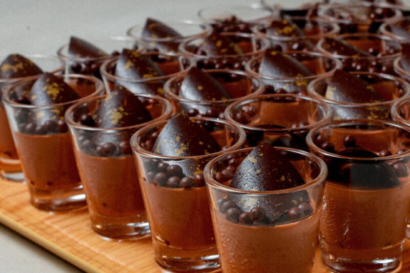 Manjari Chocolate Mousse with Crunchy Pearls (50 pcs)